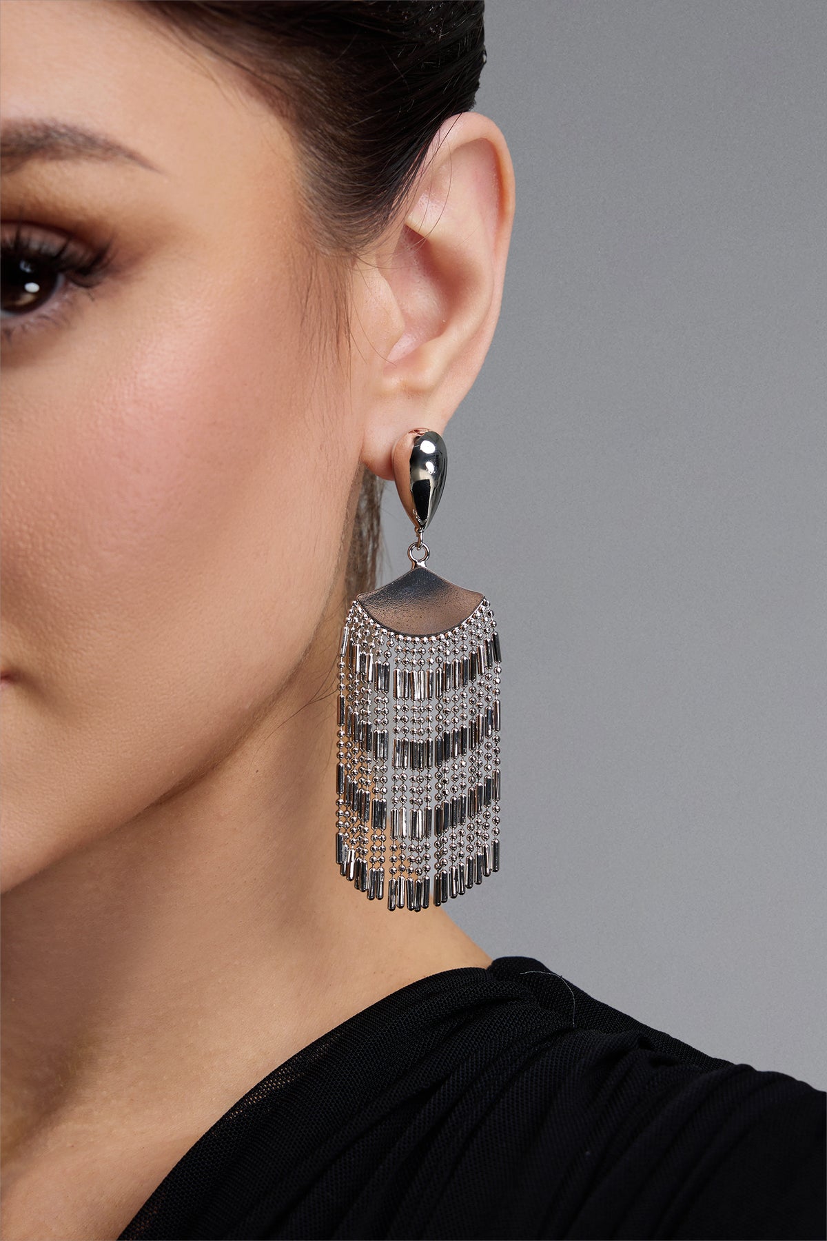 ANDREA - Orecchini a goccia in metallo con nappine multilayer