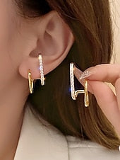 orecchini a cerchio geometrici in oro da donna con accenti di strass: gioielli moderni ed eleganti per matrimoni, feste ed eventi formali del 2026 a $