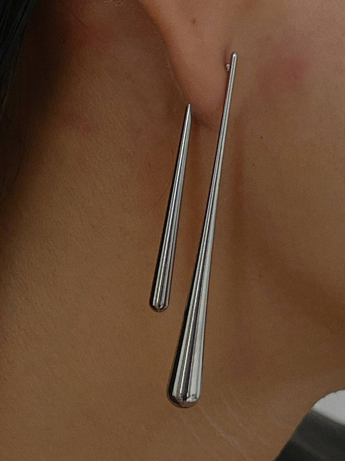 Orecchini pendenti asimmetrici